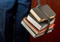 8 knih, které si vzít na dovolenou
