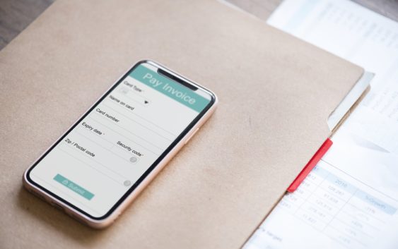 Equa bank spouští Google Pay. Dalším krokem je Apple Pay