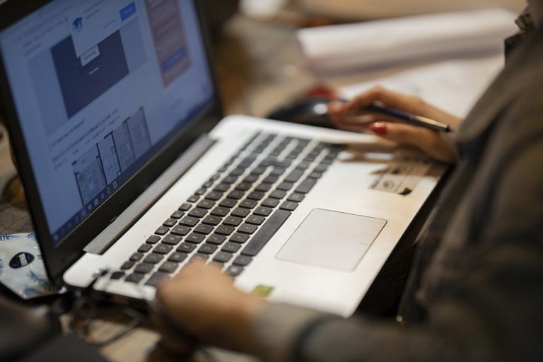Trendy na sociálních sítích, které budou součástí i roku 2020