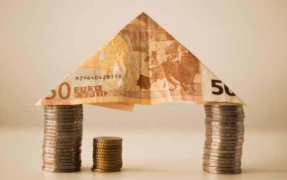 Kam investovat peníze, aby jen neležely ladem?