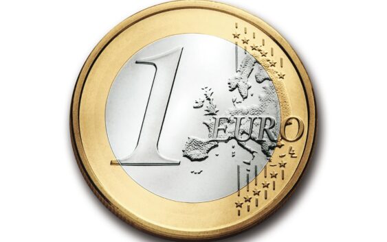 Co ovlivňuje kurz eura a koruny